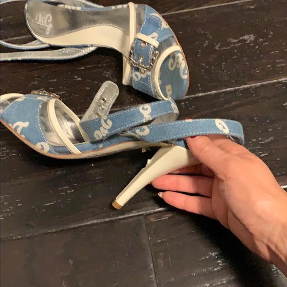 Sandals - Picture 3 of 4